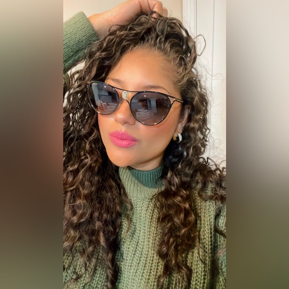 🔥SOLD🔥💛Versace
Women's Polarized Brow Bar Cat Eye Sunglasses - Picture 8 of 15